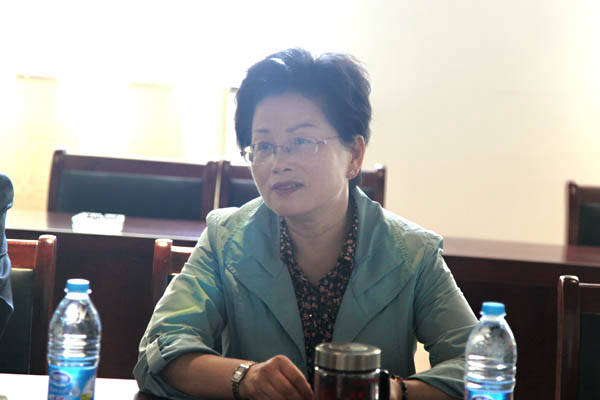 马鞍山市政协主席李群来江南网页版官网
机床参观